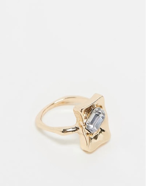 pretty gold ring with stone