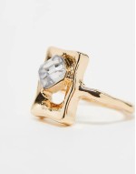 pretty gold ring with stone