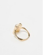 pretty gold ring with stone
